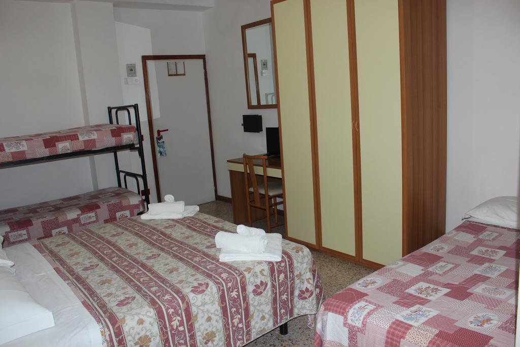 Hotel Santini Rimini Chambre photo